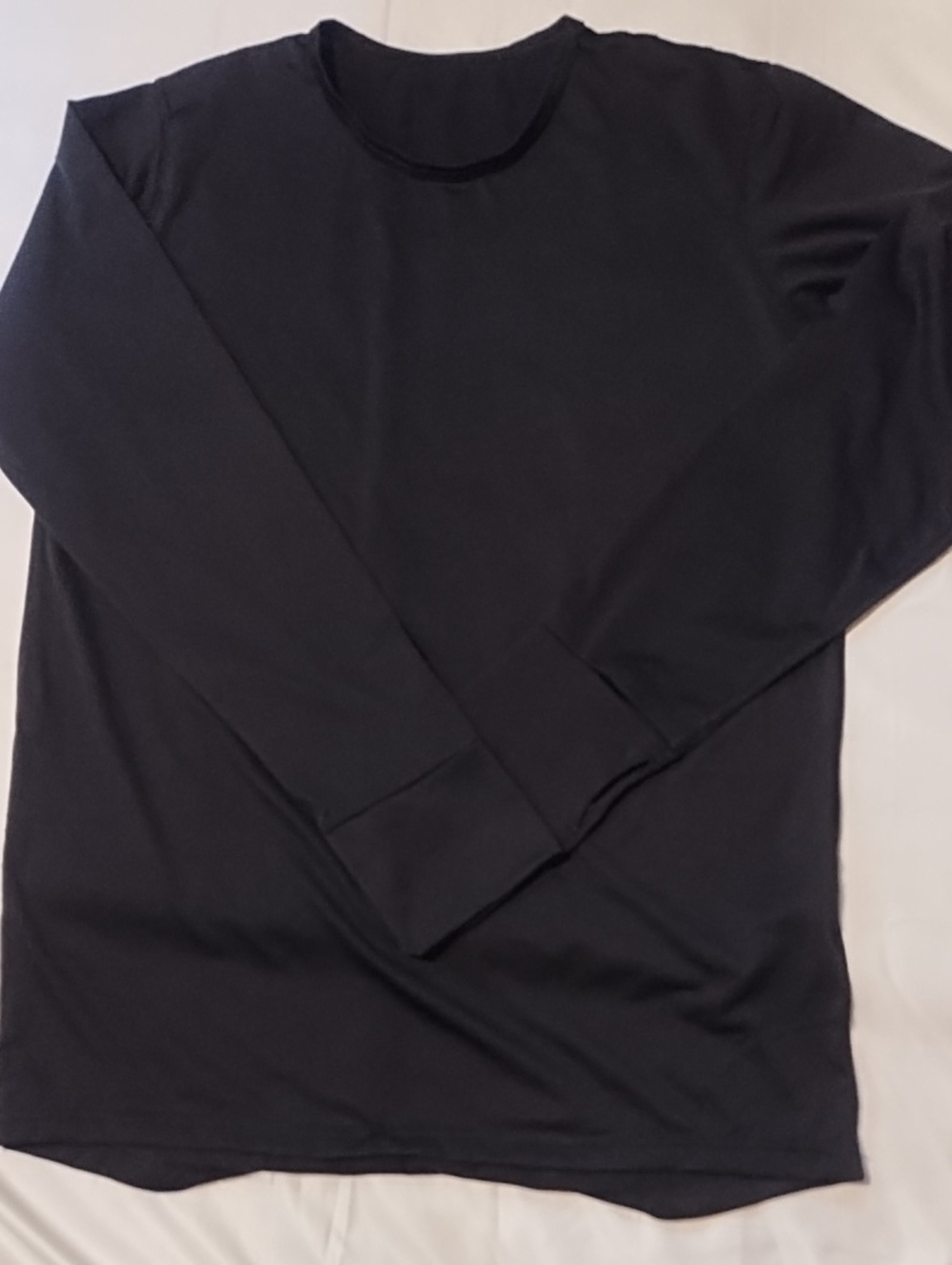 Men's Long Sleeve Crewneck Tee in Black Medium VGC Thumb Hole Unisex.